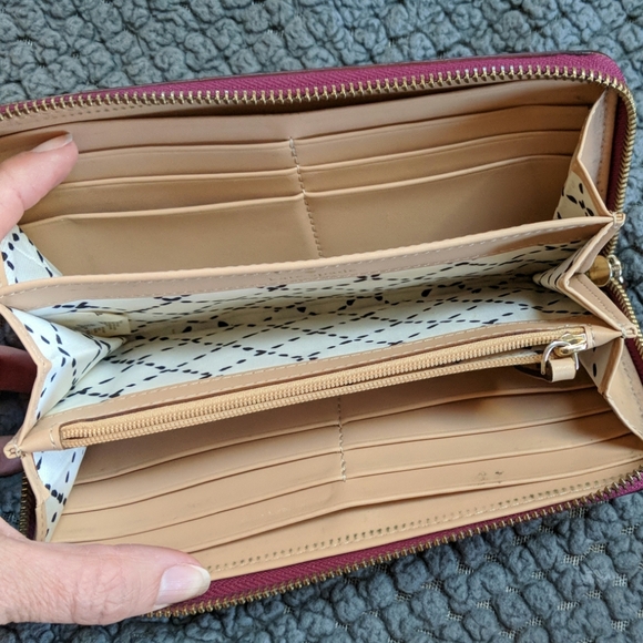 Kate Spade wallet - Picture 3 of 4